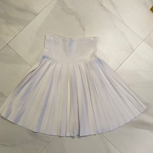 Apparalel pleated accordion skirt